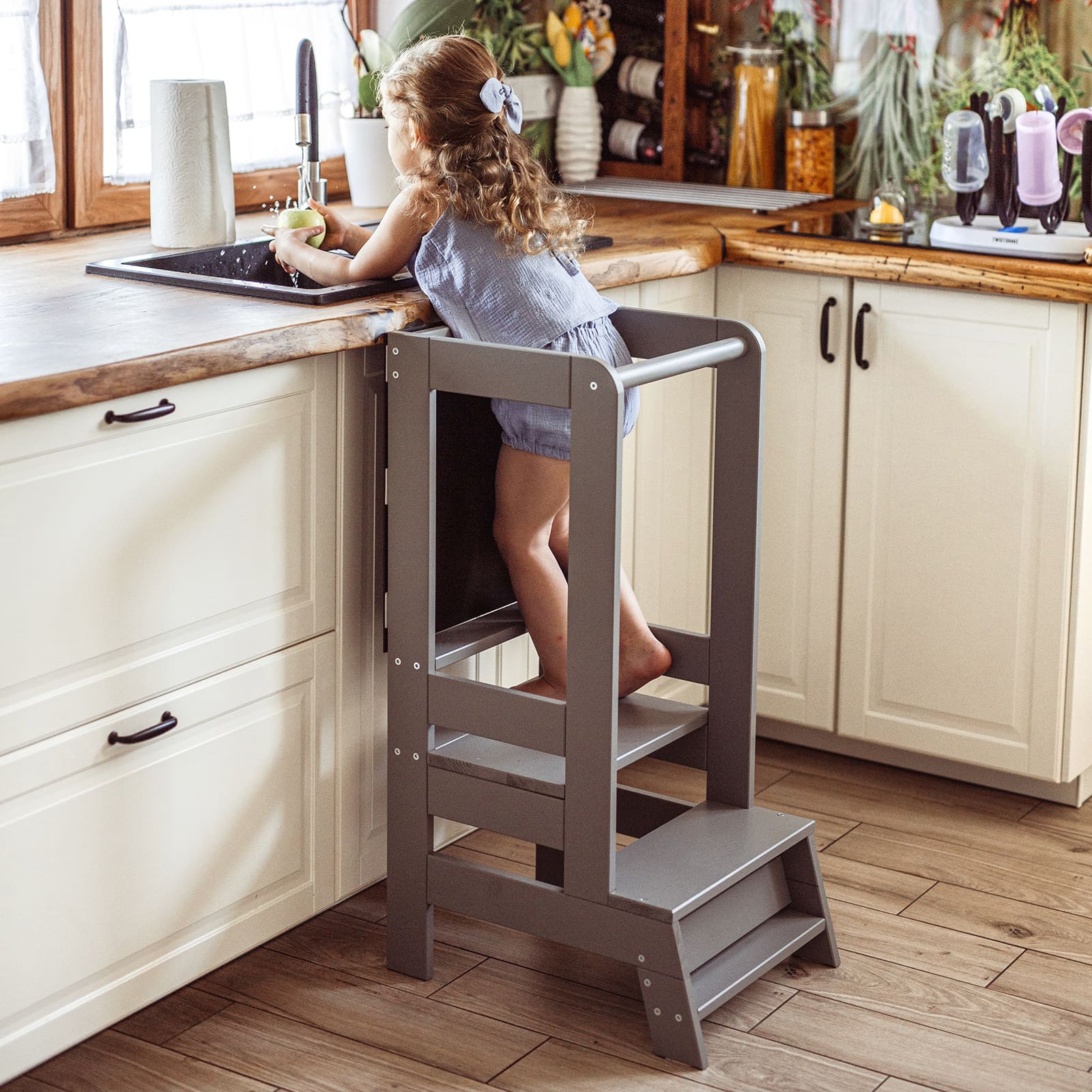 Kitchen Helper m. Krítartöflu