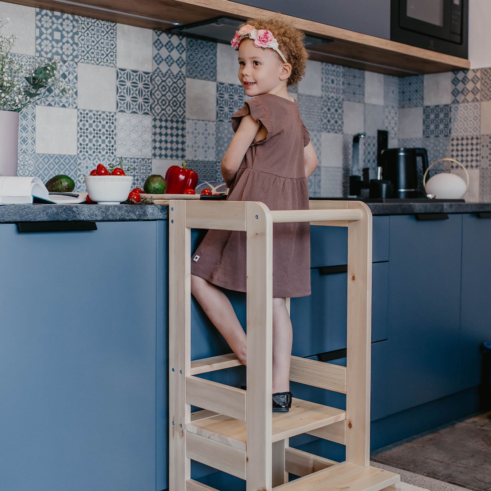 Kitchen Helper Viðar